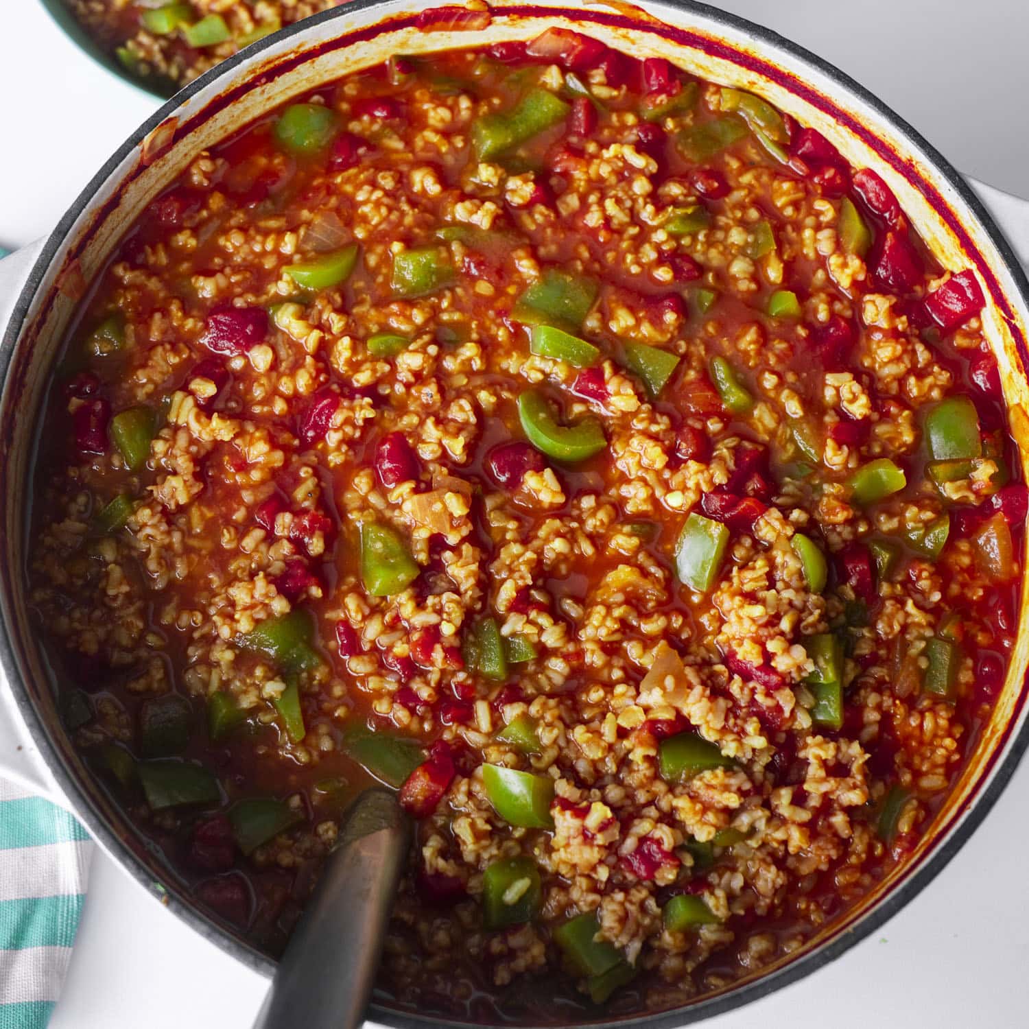 Easy One-Pot No Beef Stuffed Pepper Soup: Hearty Vegetarian Comfort